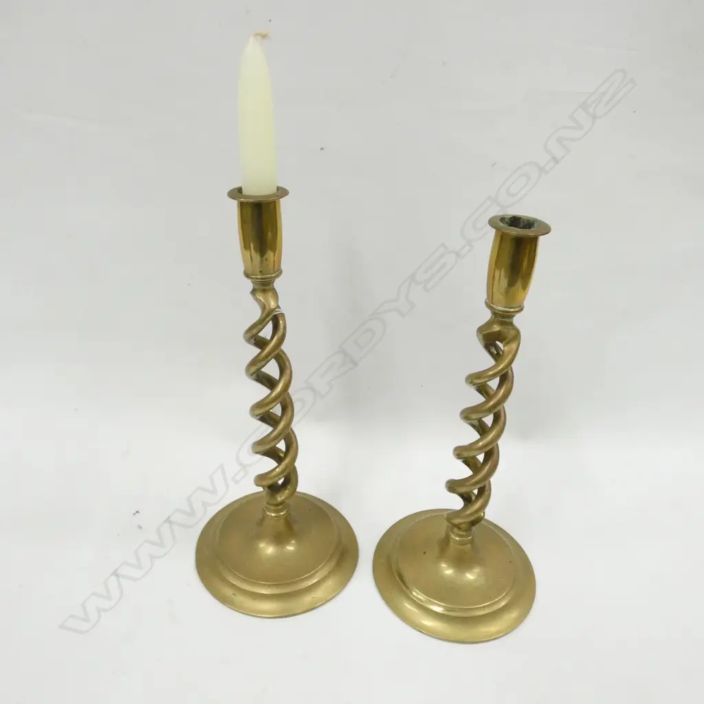 PR BRASS BARLEY TWIST CANDLE HOLDERS H. 305MM Image 1++