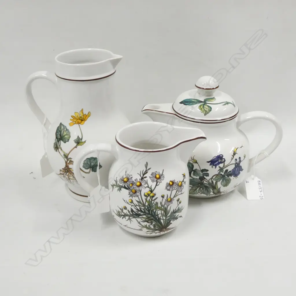VILLEROY & BOCH BOTANICA PCS; TEAPOT/ 1 LG JUG (210MM) & 1 SM JUG (H. 130MM) Image 1++