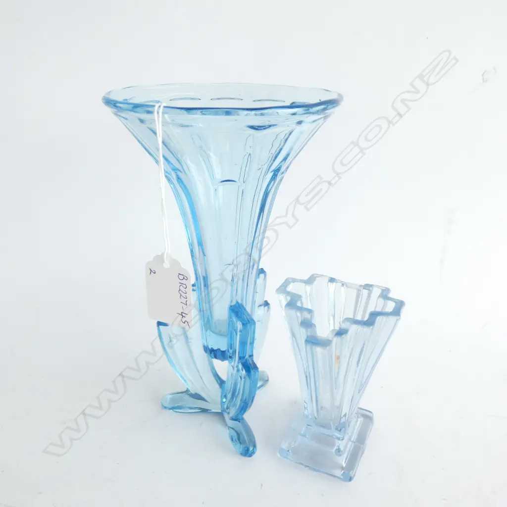 TWO BLUE DEPRESSION GLASS VASES Image 1++