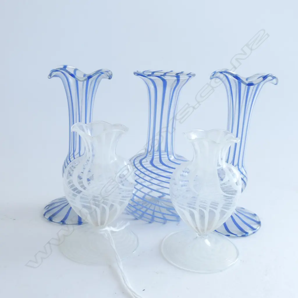 FIVE MINIATURE LATICINO GLASS VASES Image 1++
