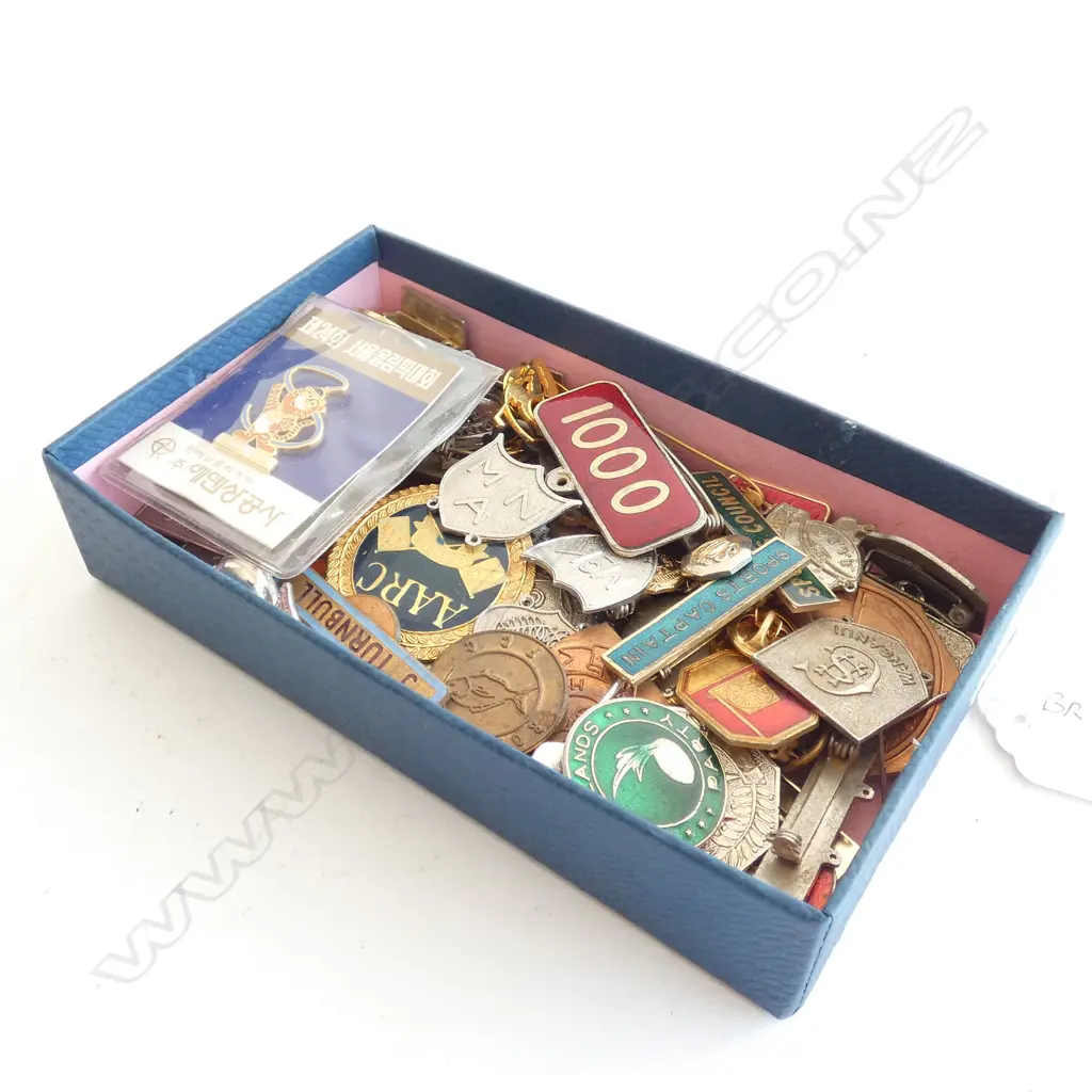 ASST. BADGES & PINS Image 1++