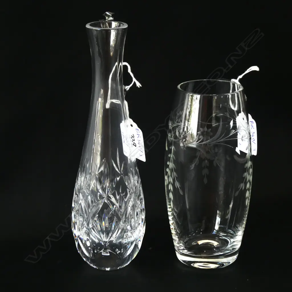 TIFFANY GLASS VASE (H. 210MM) & KUSAK CUT GLASS TUMBLER BOTH IN ORIG. BOXES Image 1++