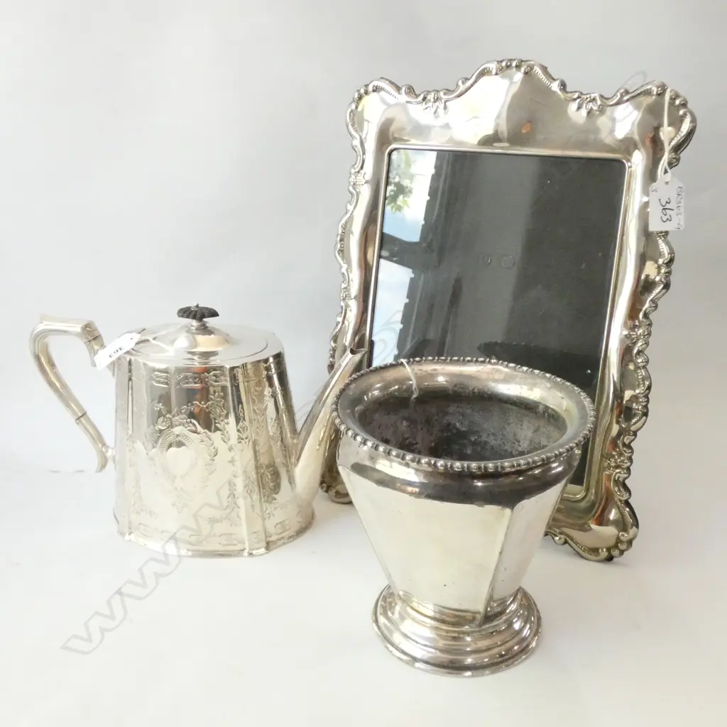 3 EP PIECES; PHOTO FRAME(250 X 340MM),TEAPOT & VASE Image 1++