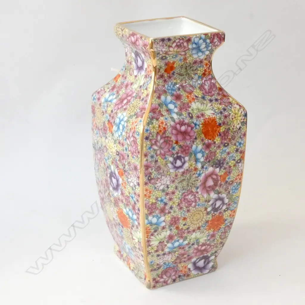 CHINESE PORCELAIN SQUARE FLORAL, FAMILLE ROSE VASE H.250mm Image 1++