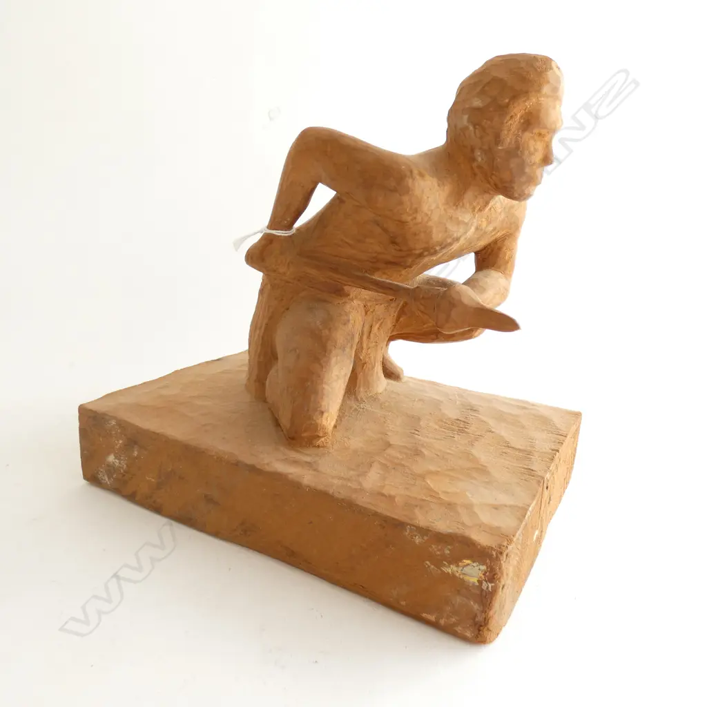 CARVED WOODEN MAORI WARRIOR... Image 1++