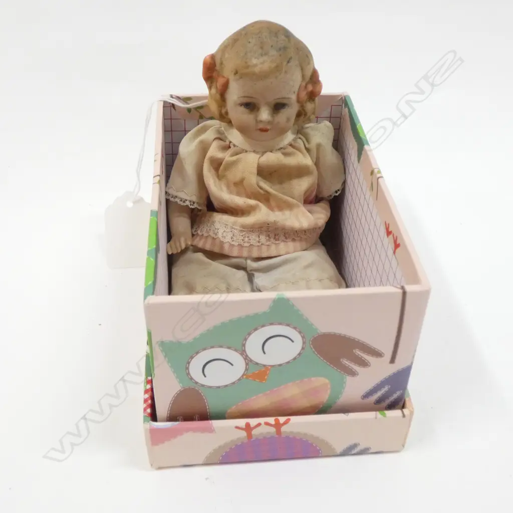 SMALL PORCELAIN DOLL Image 1++
