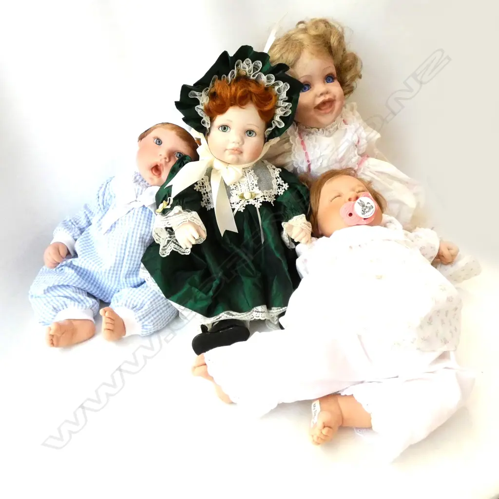 4 CONTEMPORARY COLLECTORS DOLLS Image 1++