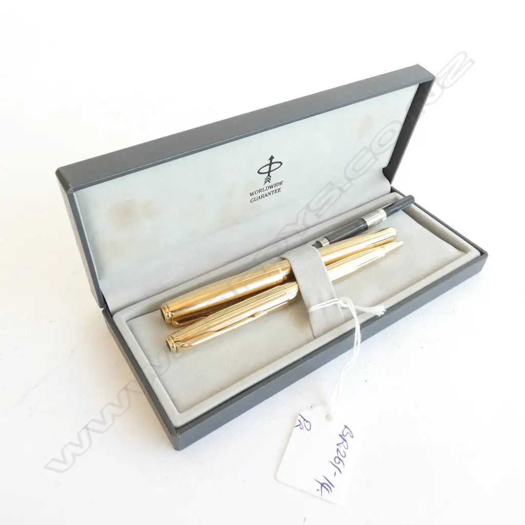 PARKER 'SONNET' PR BOXED GILT PENS FOUNTAIN & BALL Image 1++
