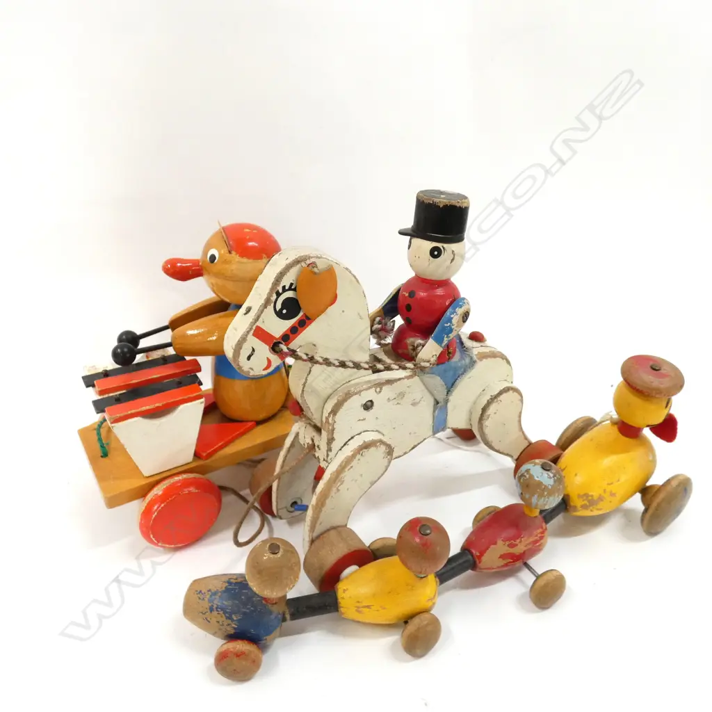 3 VINTAGE PULL ALONG WOODEN TOYS Image 1++