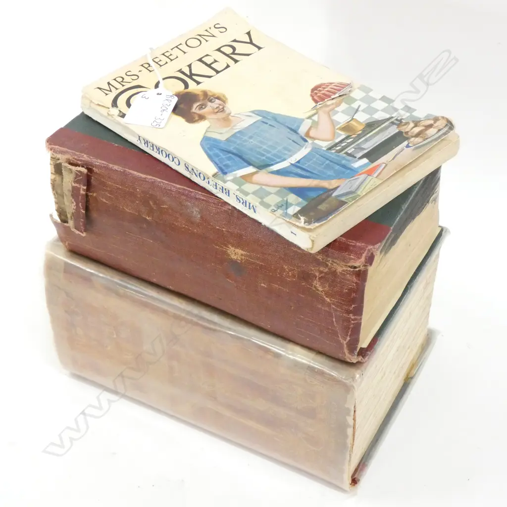 3 VINTAGE MRS BEETON'S COOKERY BOOKS - 2 HARDCOVER Image 1++