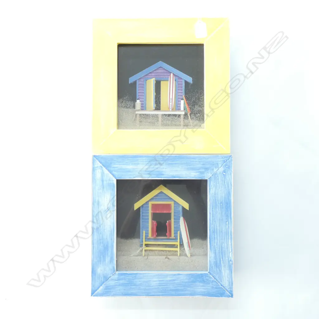 PAIR FRAMED 3D BEACH HOUSES WITH SAND 285MM Image 1++