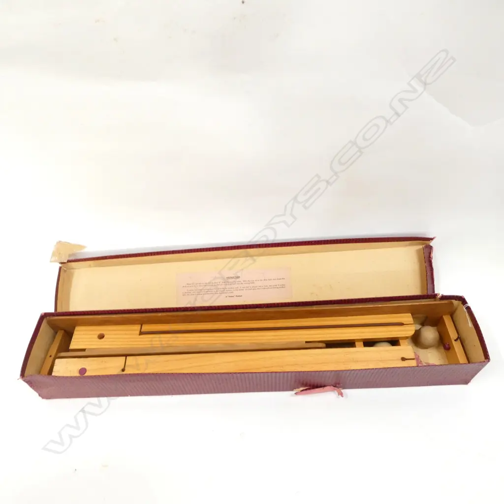 VINTAGE TABLE BALL GAME - BOBS BY JOMAX - IN ORIGINAL BOX (DAMAGE TO BOX) Image 1++