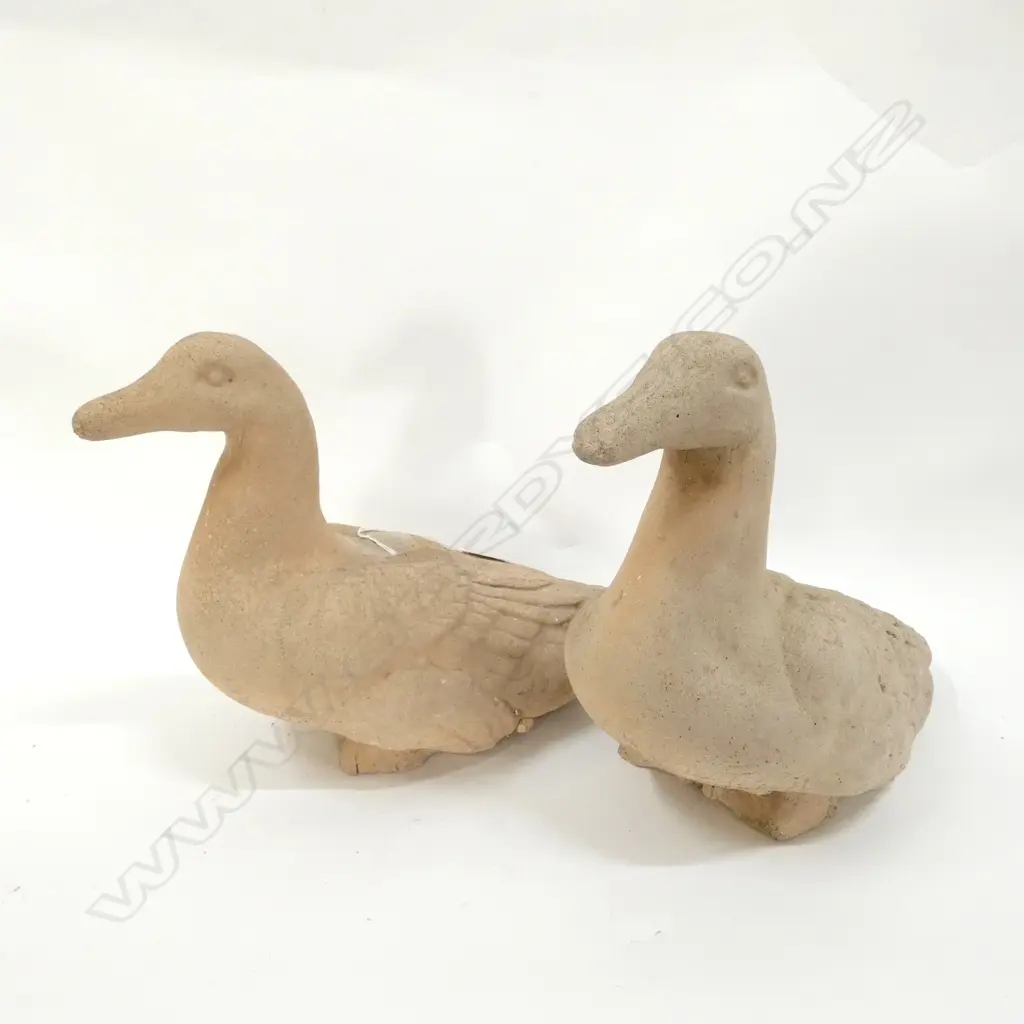 PR LG CONCRETE GARDEN DUCKS L 400MM Image 1++