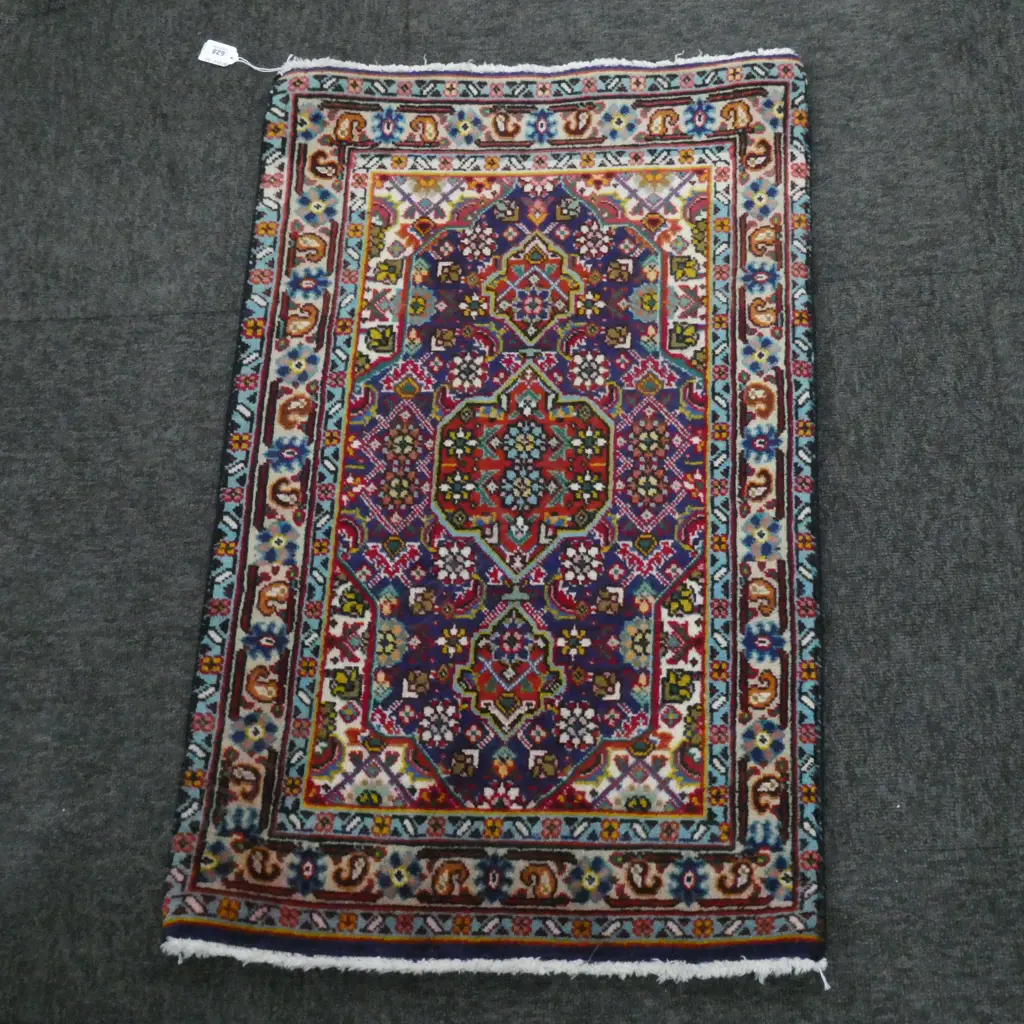 (250G) PERSIAN H/KNOTTED ARDABIL RUG 820 x 500 mm Image 1++