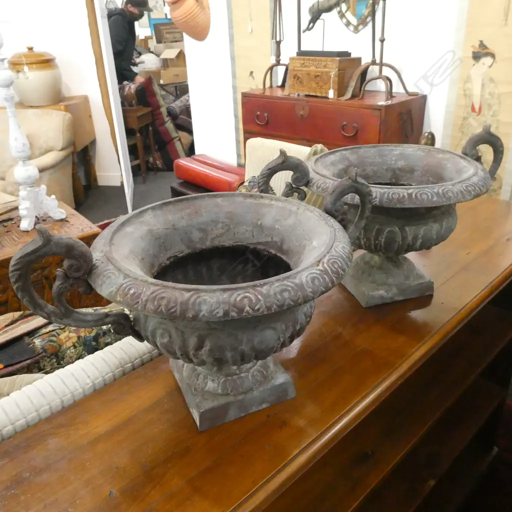 PR CAST IRON OUTDOOR PLANTER POTS H 250 DIA 470 (INCL. HANDLES) Image 1++