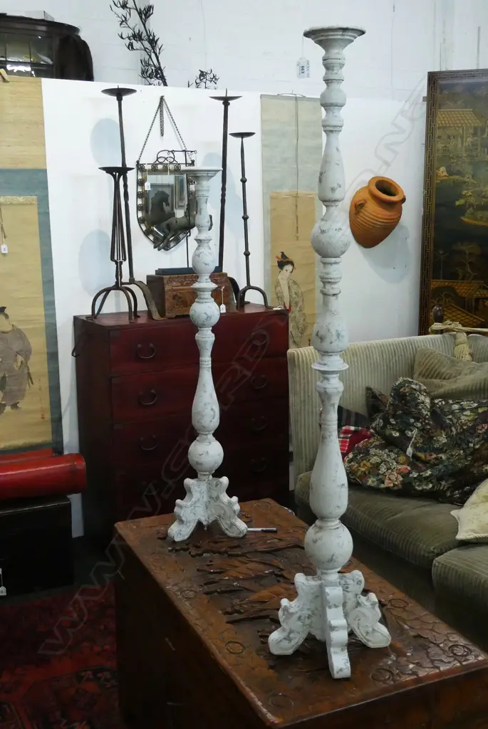 LG PAIR DISTRESSED METAL WHITE PAINTED FLOOR CANDLE HOLDERS 1 X H. 1200 1 X 1000MM Image 1++