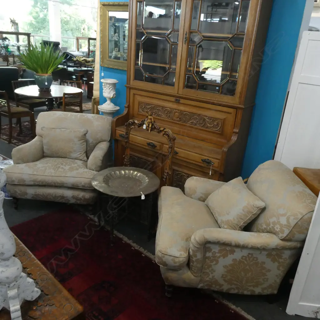 PR UPHOLSTERED ARMCHAIRS + 2 CUSHIONS Image 1++