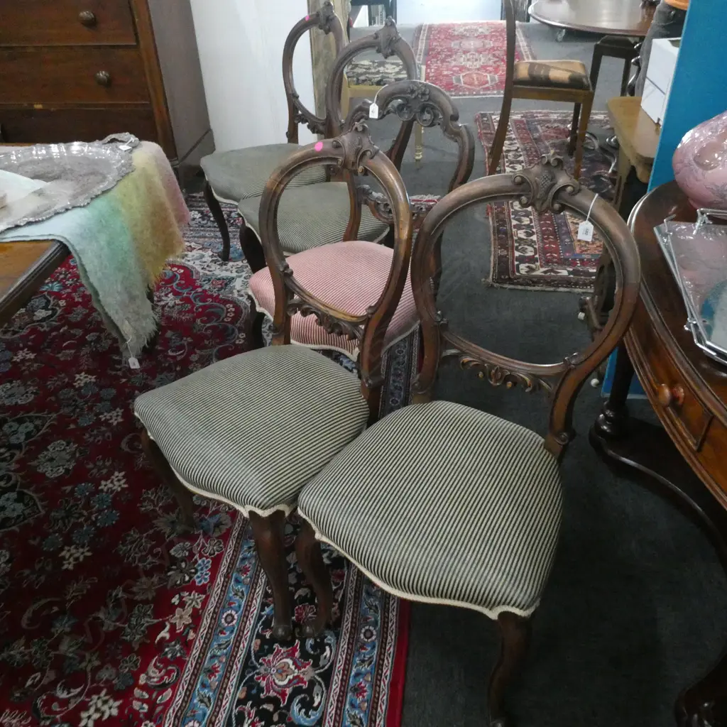 FOUR VICTORIAN OMEGA BACK CHAIRS PLUS ONE OTHER Image 1++