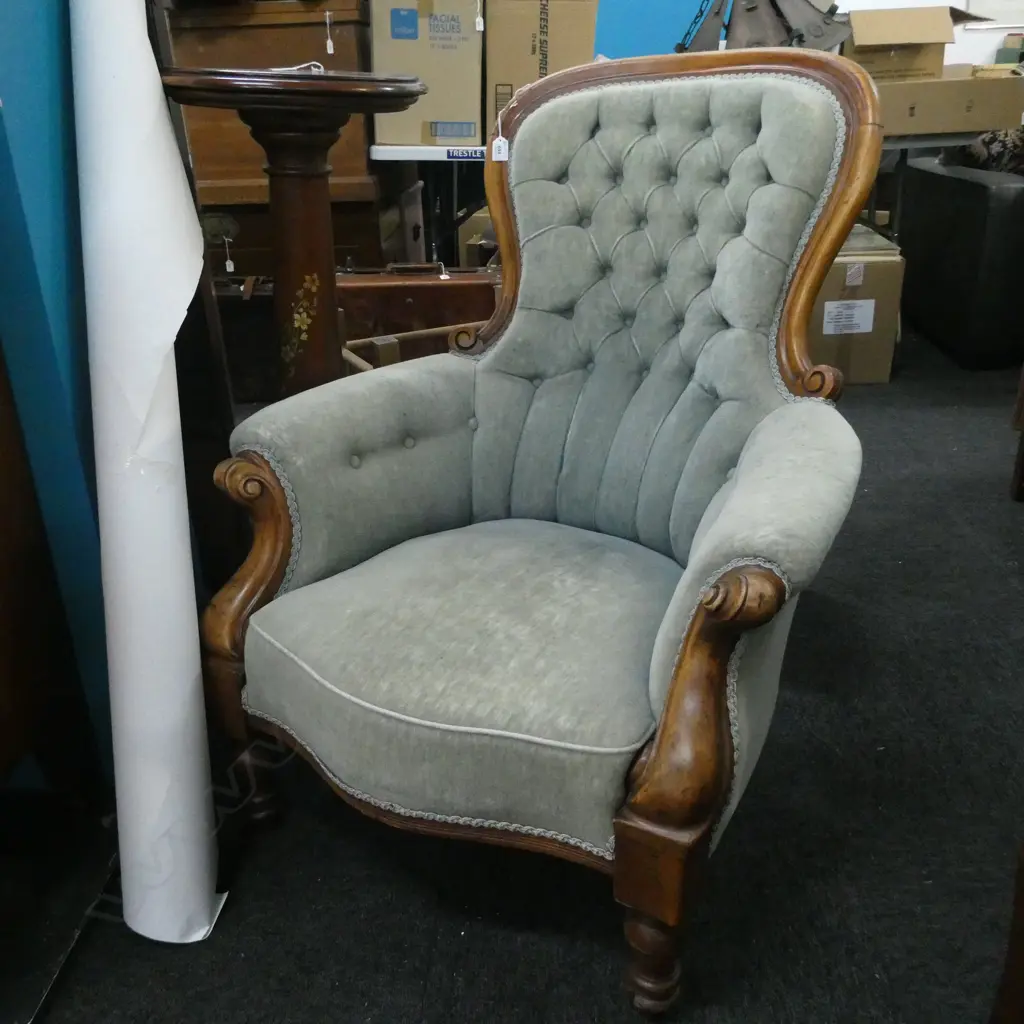 GRANDMOTHER CHAIR  Image 1++