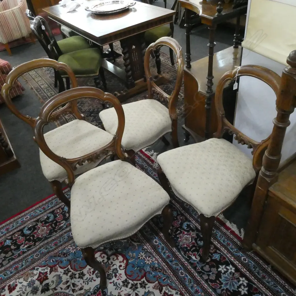 4 BALLOON BACKED DINING CHAIRS  Image 1++