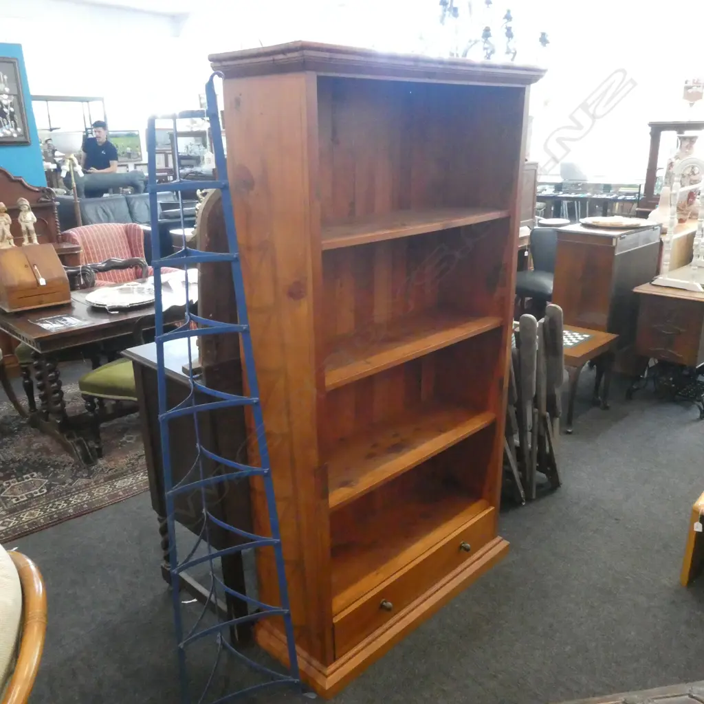 LG WOODEN BOOK SHELF - 4 SHELVES / DRAWER AT BASE H. 1820 X 1020 X 370MM Image 1++