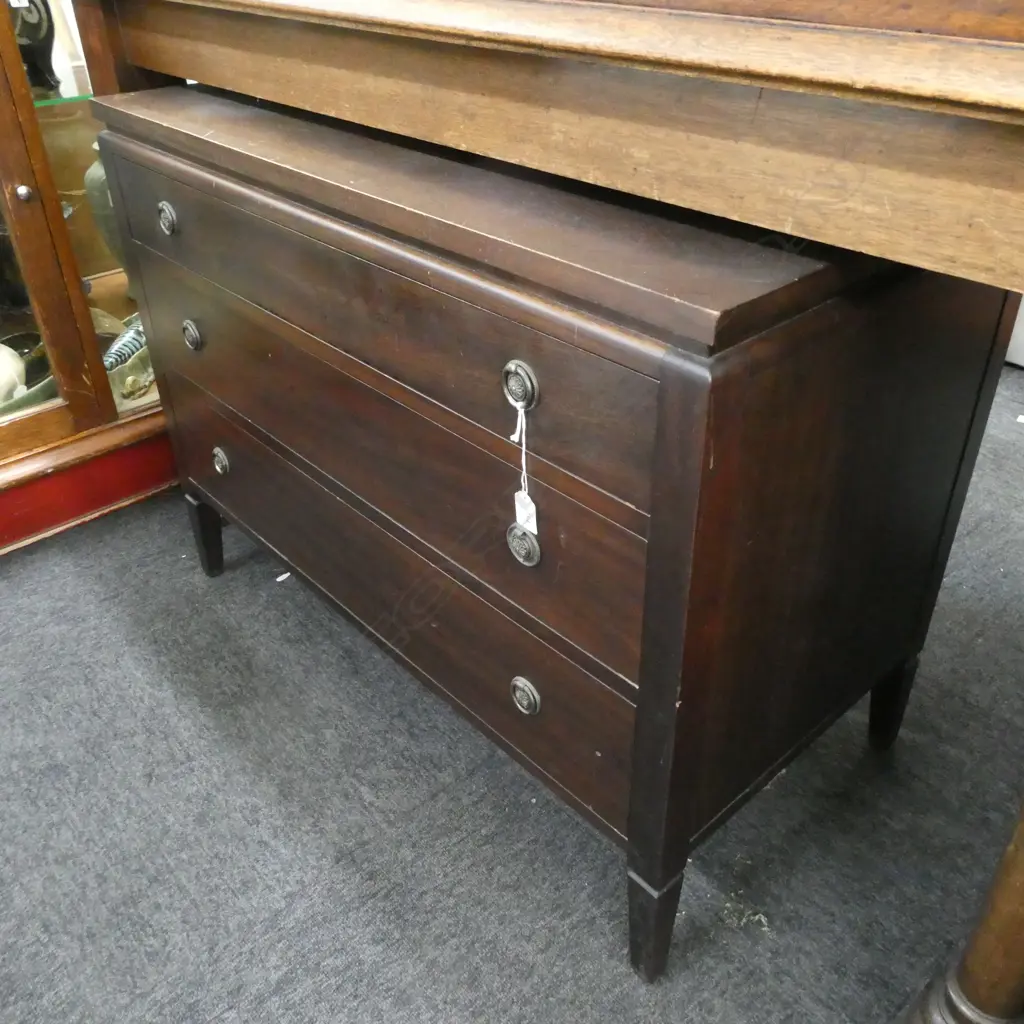 MAHAGONY 3 DRAWER CHEST - SOME DAMAGE TO TOP  W.920MM Image 1++