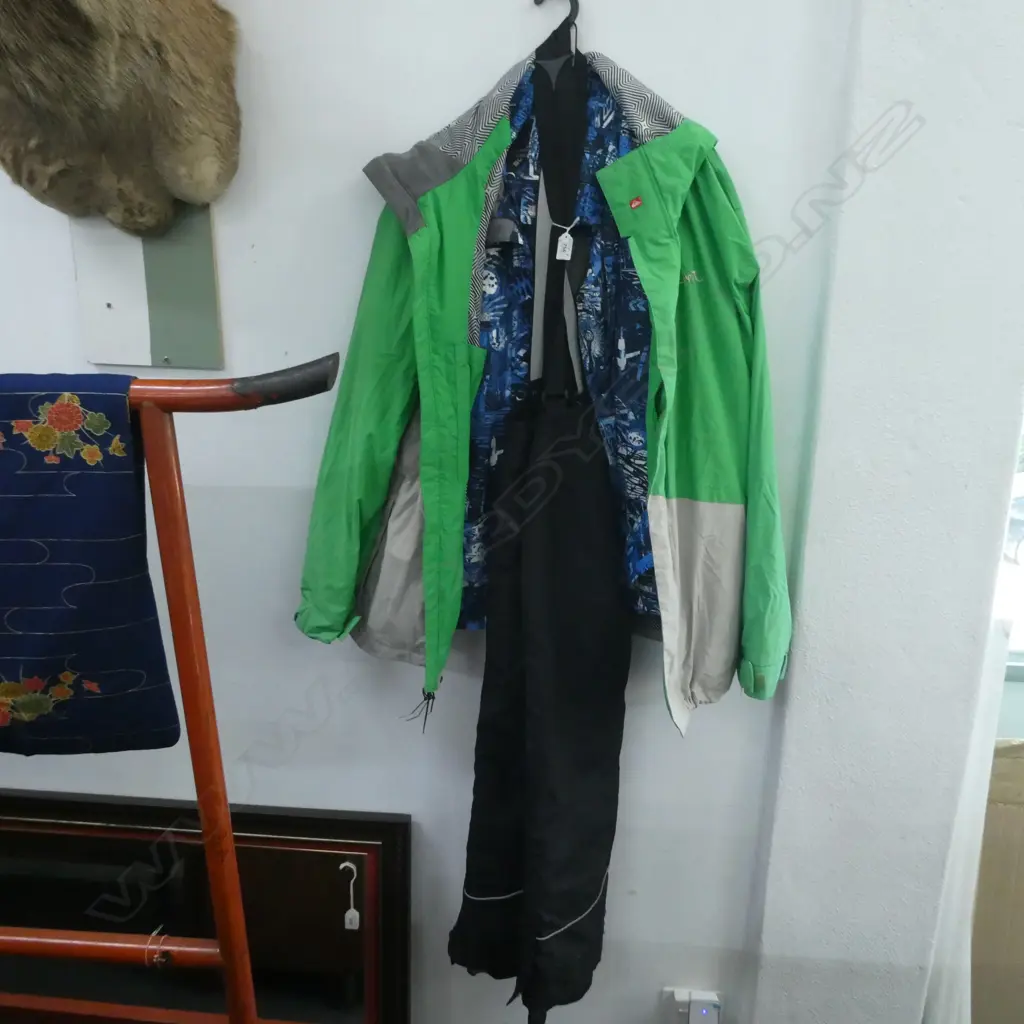 2 MENS SKI JACKETS AND PR PANTS Image 1++