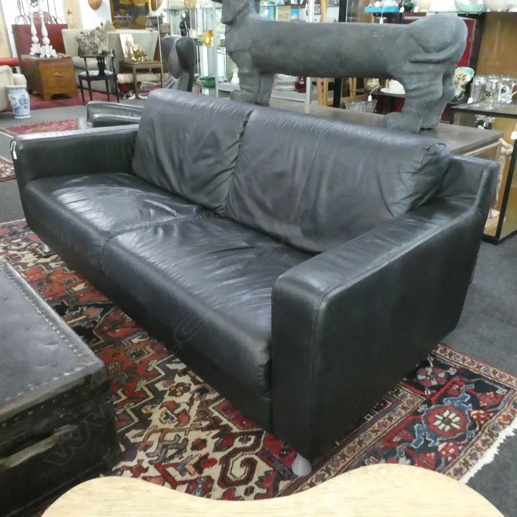 NATUZZI LEATHER SOFA... Image 1++