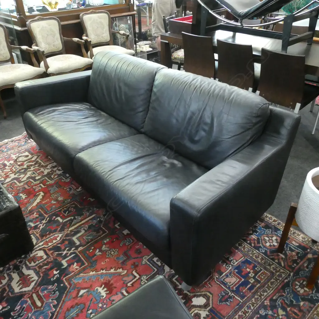 NATUZZI LEATHER SOFA... Image 1++