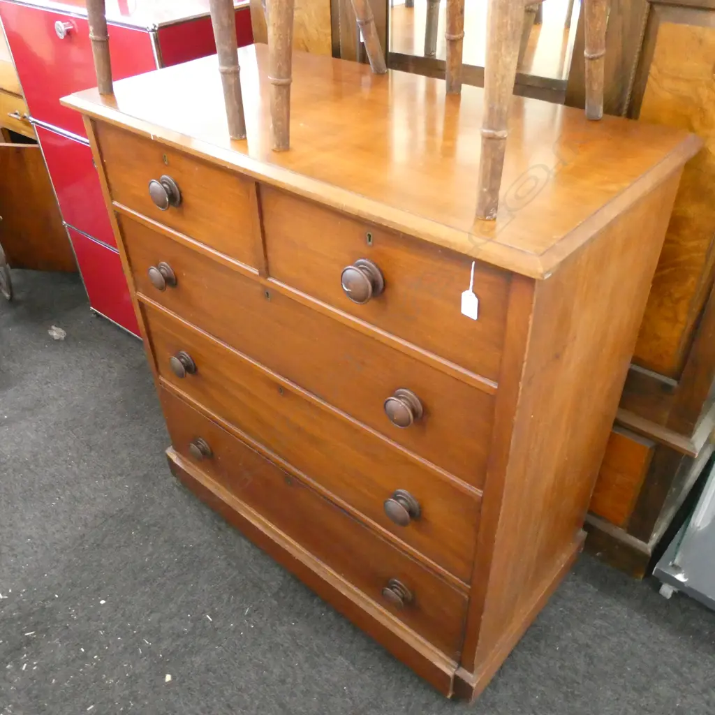 MAHOGANY FIVE DRAWER CHEST Image 1++
