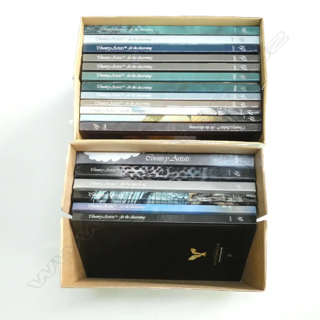 2 BOXES OF COUNTRY ARTISTS CATALOUGES Image 1++