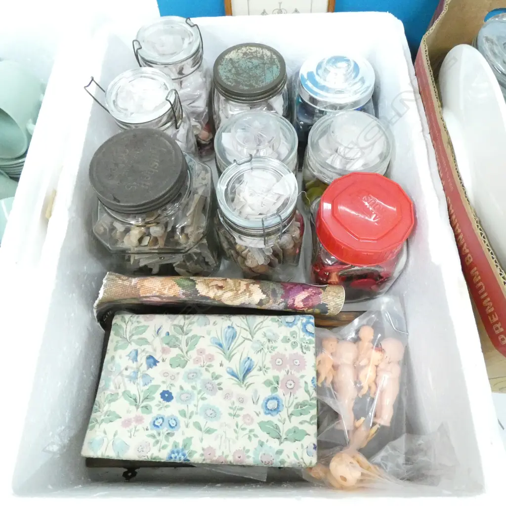 LG BOX JARS BUTTONS / WOODEN PEGS / SEWING ITEMS ETC.. Image 1++