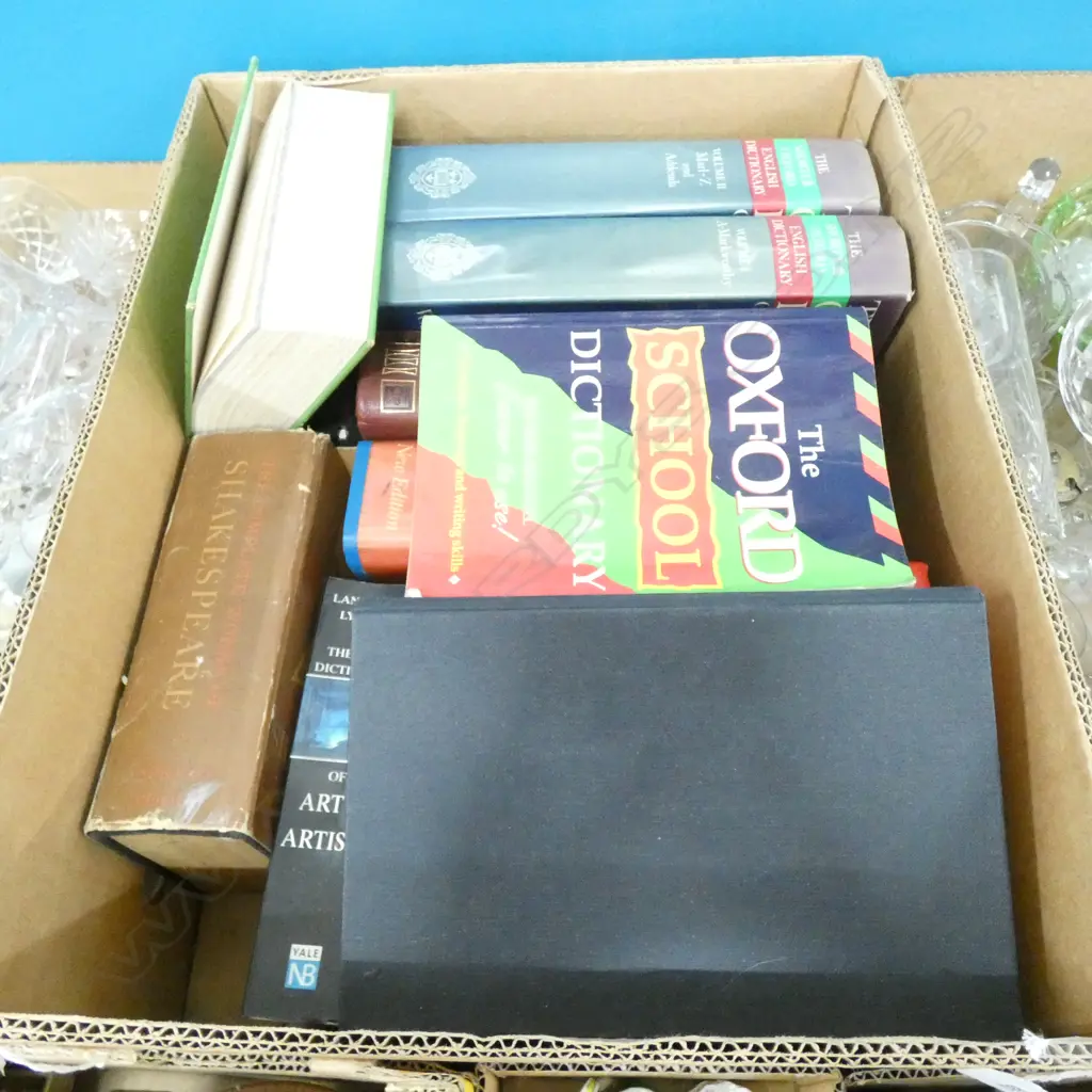 LG BOX ASST. DICTIONARIES Image 1++