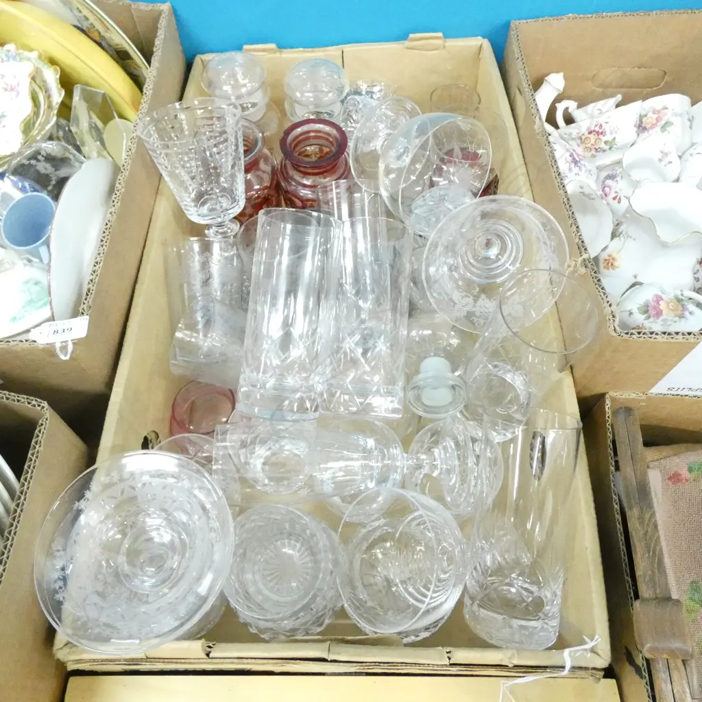BIG BOX LOT GLASS & CRYSTAL GLASSES & VASES  Image 1++