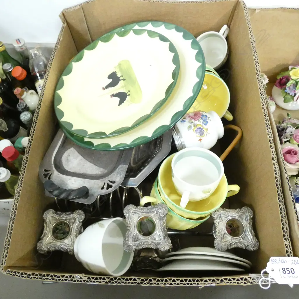 BOX MISC INCL. SILVER PLATE CANDELABRA ETC. Image 1++