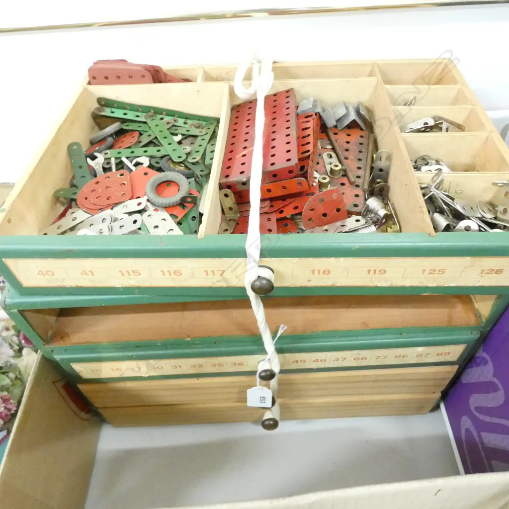 MECCANO SET IN GREEN DRAWERS... Image 1++