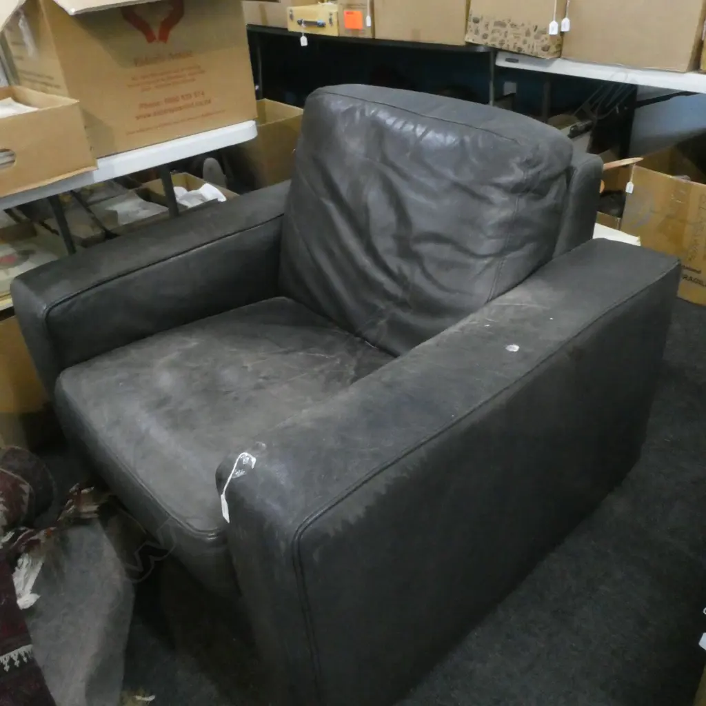 BROWN LEATHER ARM CHAIR  Image 1++