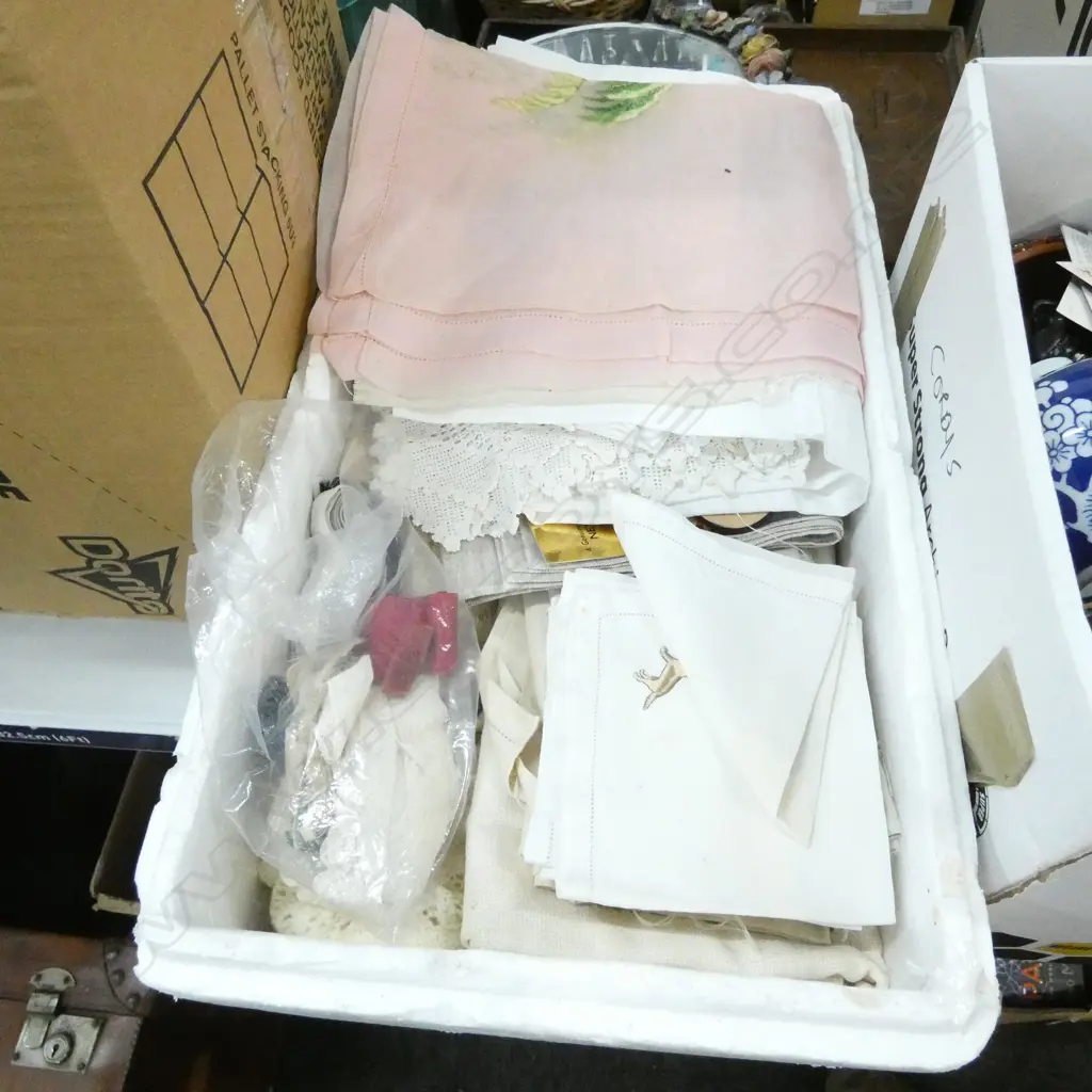 BOX LOT OLD LINEN & SEWING ITEMS  Image 1++