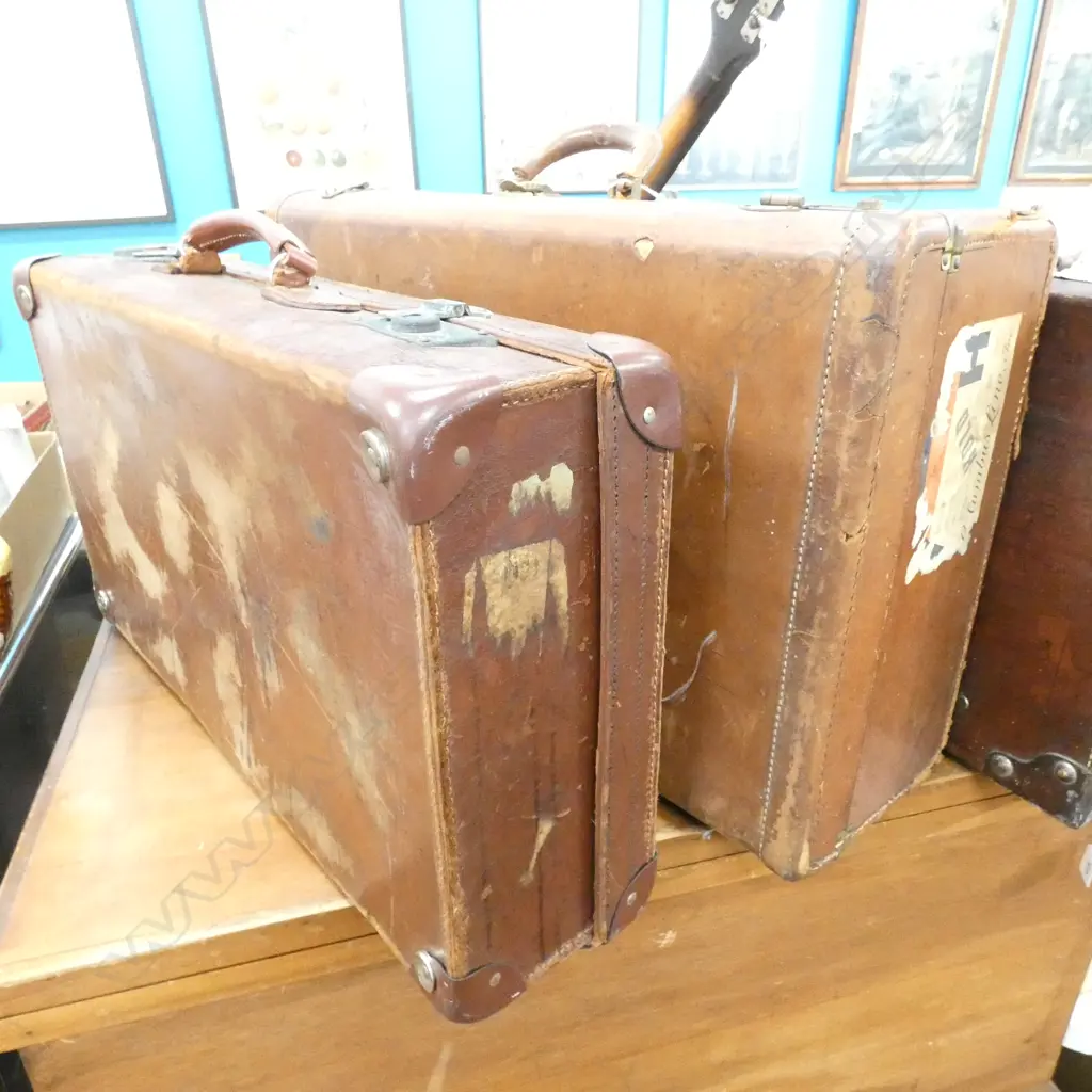 2 VINTAGE SUIT CASES W. 660MM  Image 1++