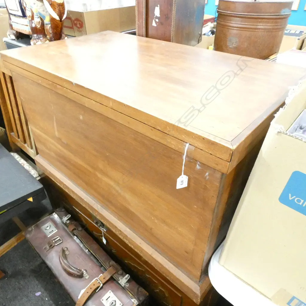 LG WOODEN STORAGE CHEST 940 X 540MM  Image 1++