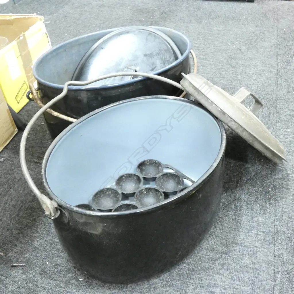 PR LG BLACK ENAMEL OVAL POTS ( 380 X 300) + GEM IRON Image 1++