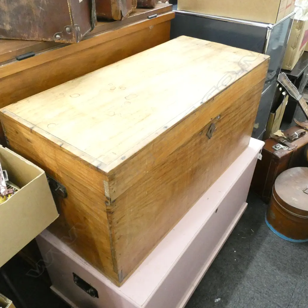RUSTIC WOODEN STORAGE BOX 940 X 340MM - HINGED LID NEEDS REPAIR - SOME MARKS ON LID Image 1++