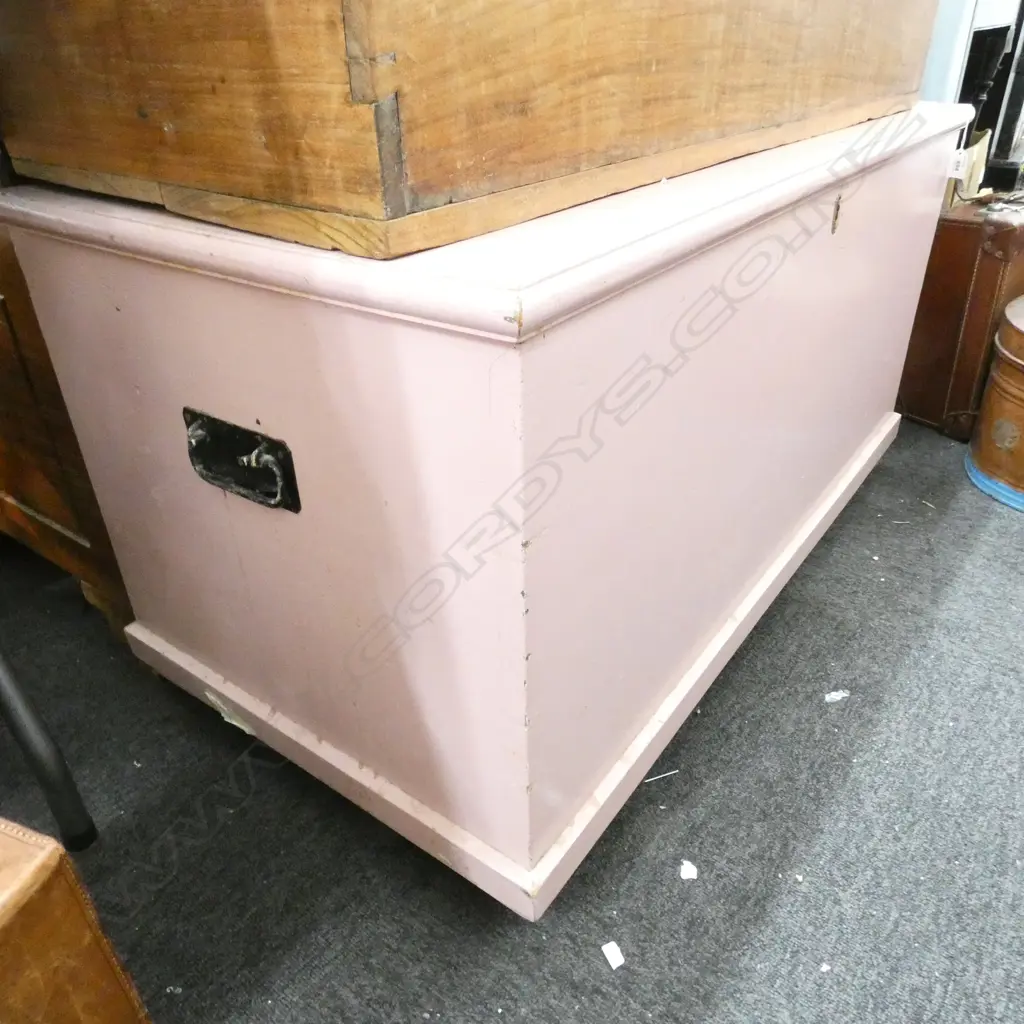 LG PINK PAINTED WOODEN STORAGE CHEST - 1020 X 530 X 540MM Image 1++