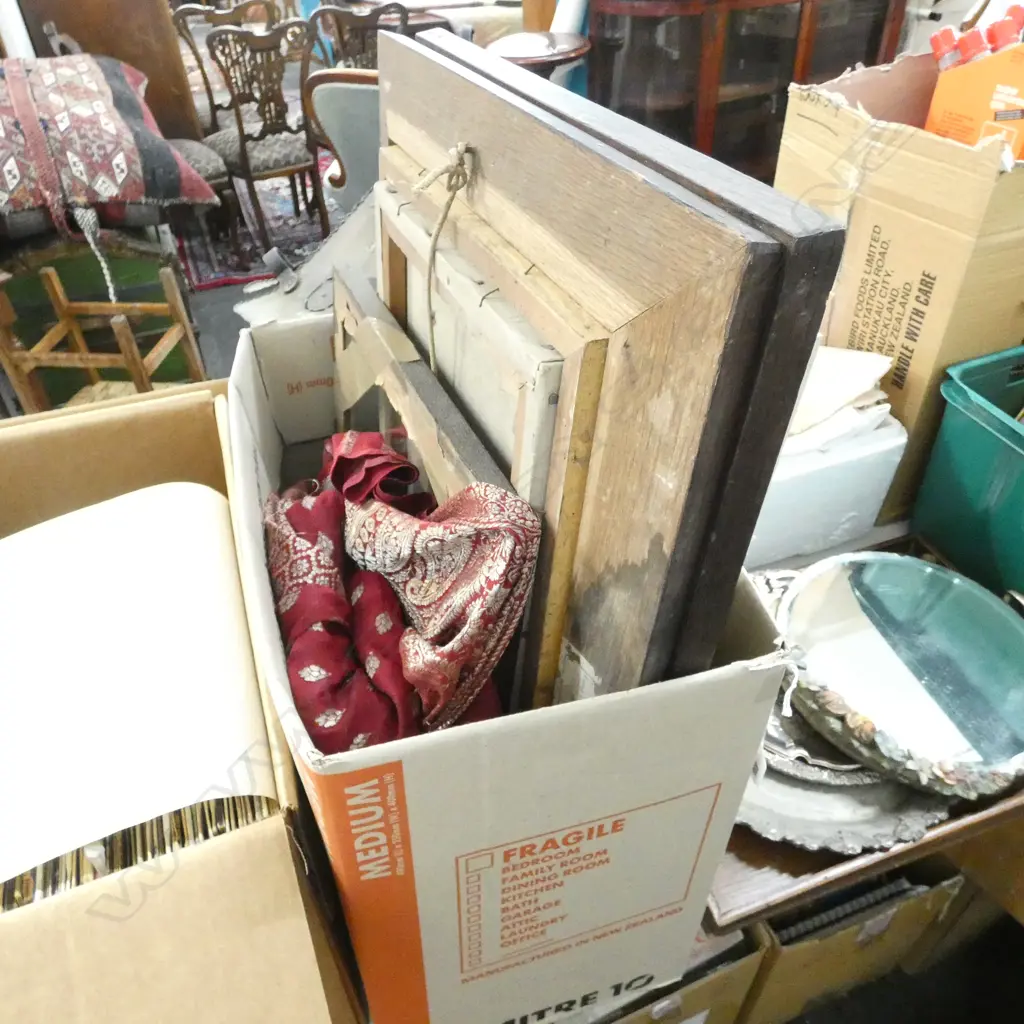 BOX LOT ASST. VINTAGE ARTWORKS; OILS & W/C, SARI, FRAME Image 1++