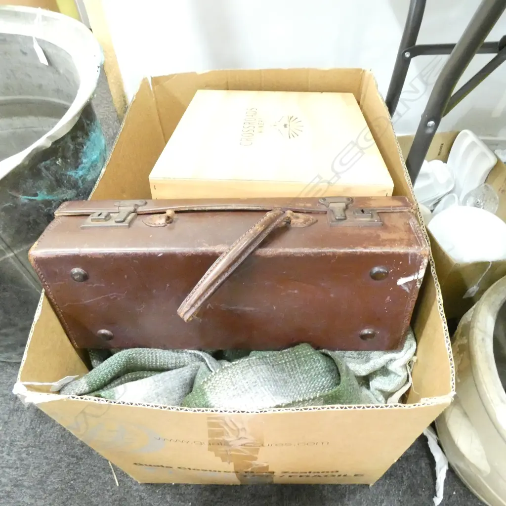 BOX LOT ASST LINEN / BLANKETS / CLOTHING ETC + WOODEN WINE BOX + SM LEATHER CASE Image 1++