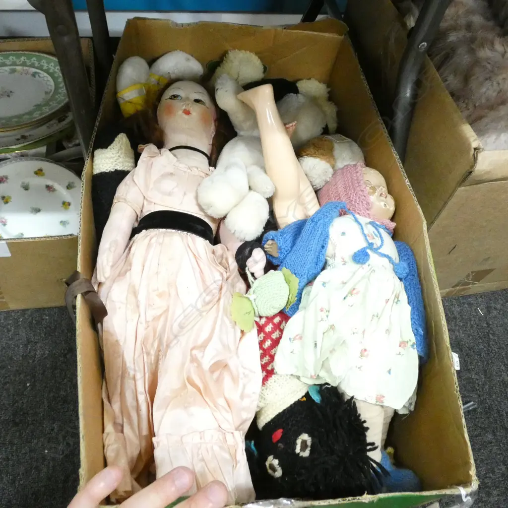BOX LOT ASST OLD DOLLS & SOFT TOYS  Image 1++