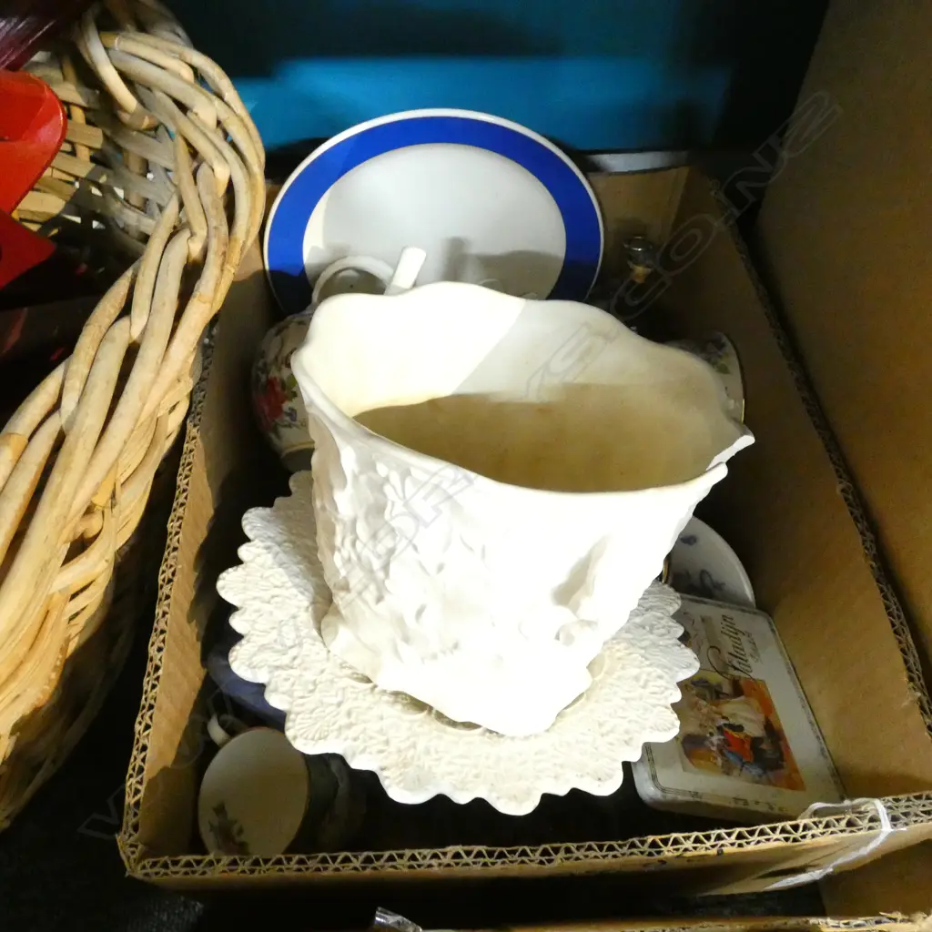 BOX LOT MISC CHINA/ PORCELAIN / GLASS ETC. Image 1++