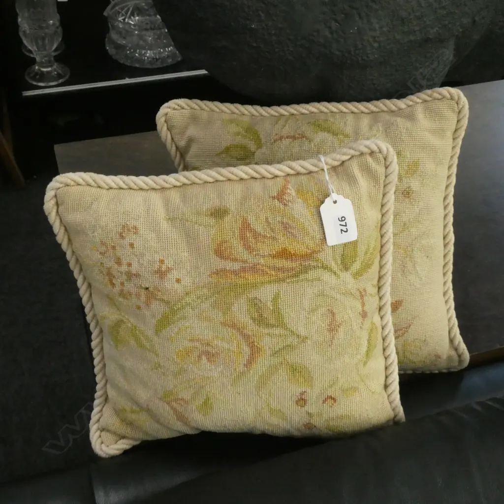 PAIR SMALL CUSHIONS Image 1++
