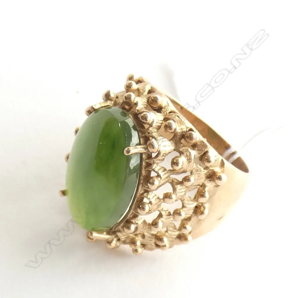 (19959) STYLISH 1970'S 9CT & POUNAMU LGE RING Image 1++