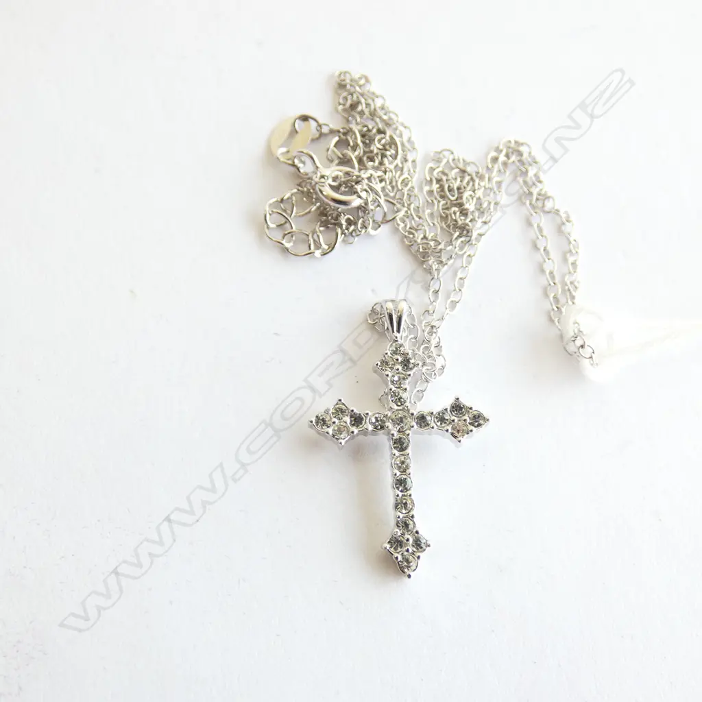 STERLING SILVER CRYSTAL CROSS Image 1++